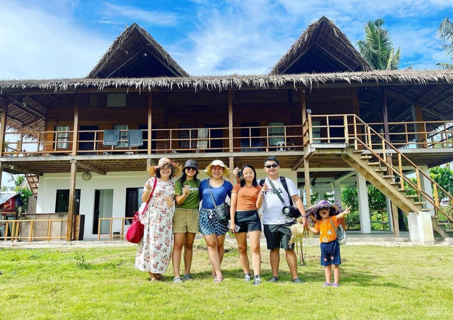 Siargao Sunflower Suites General Luna  Esterno foto