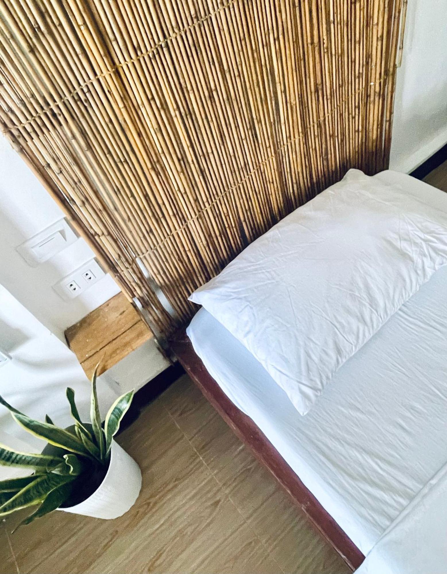 Siargao Sunflower Suites General Luna  Esterno foto
