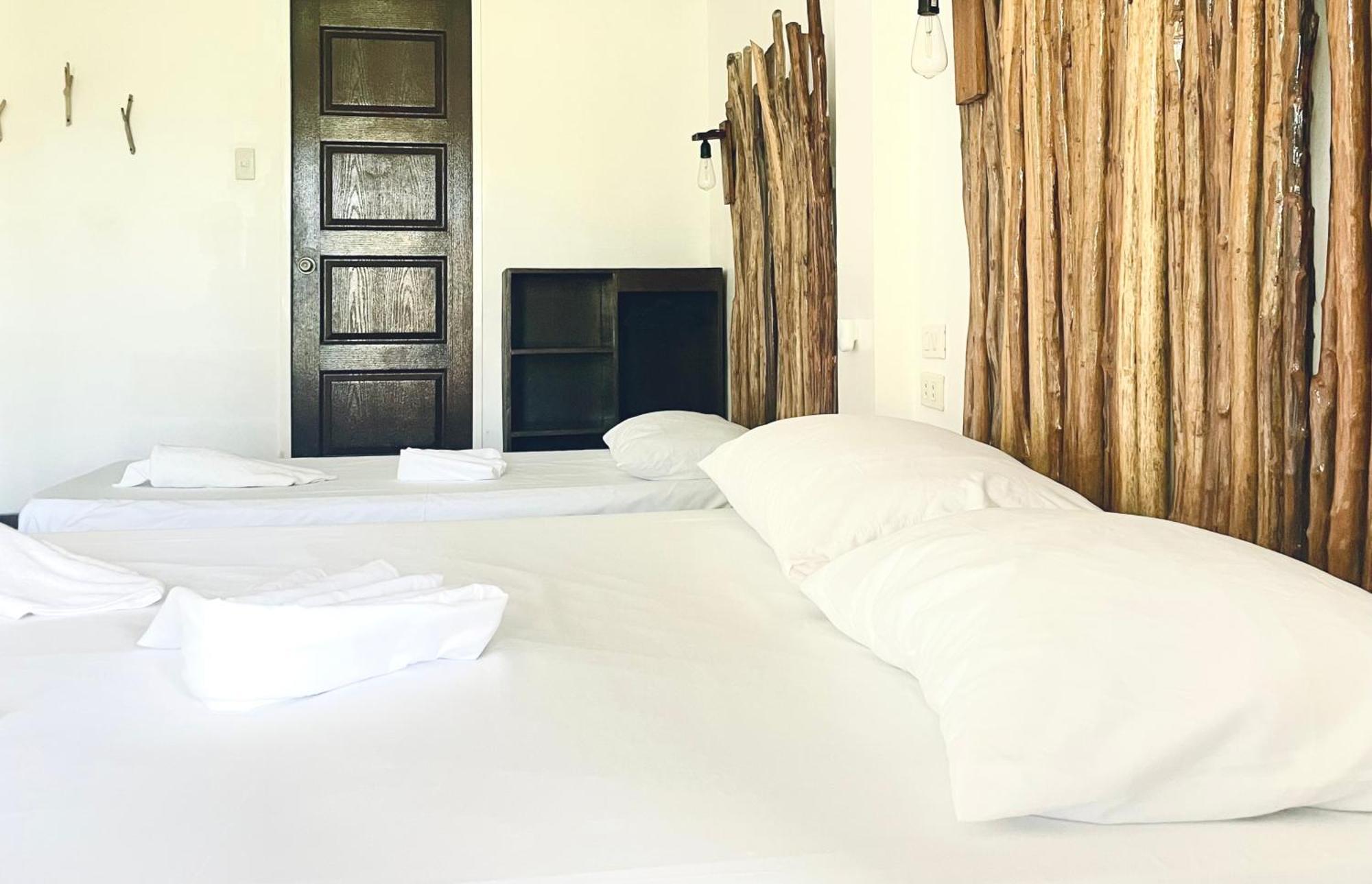Siargao Sunflower Suites General Luna  Esterno foto