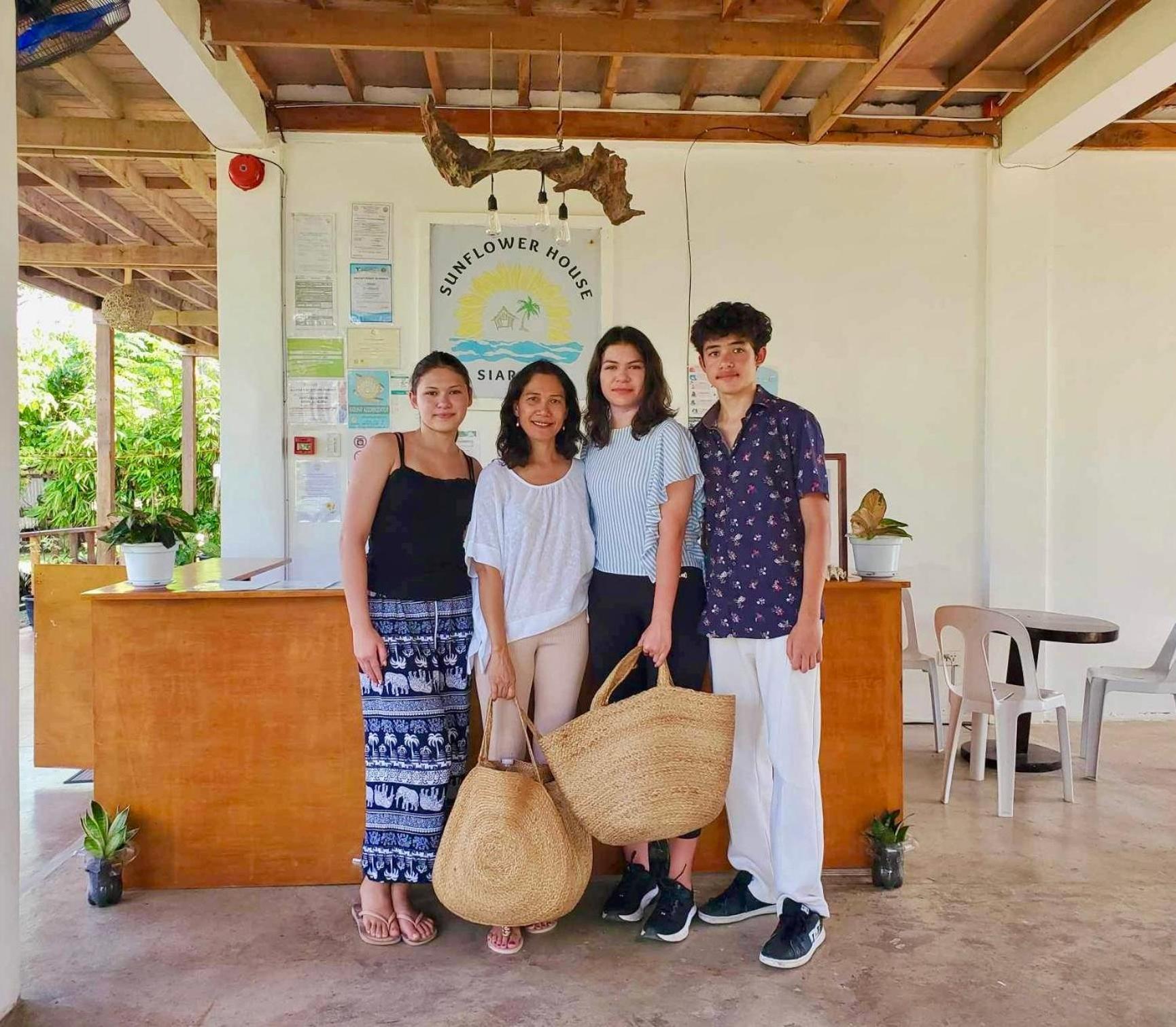 Siargao Sunflower Suites General Luna  Esterno foto