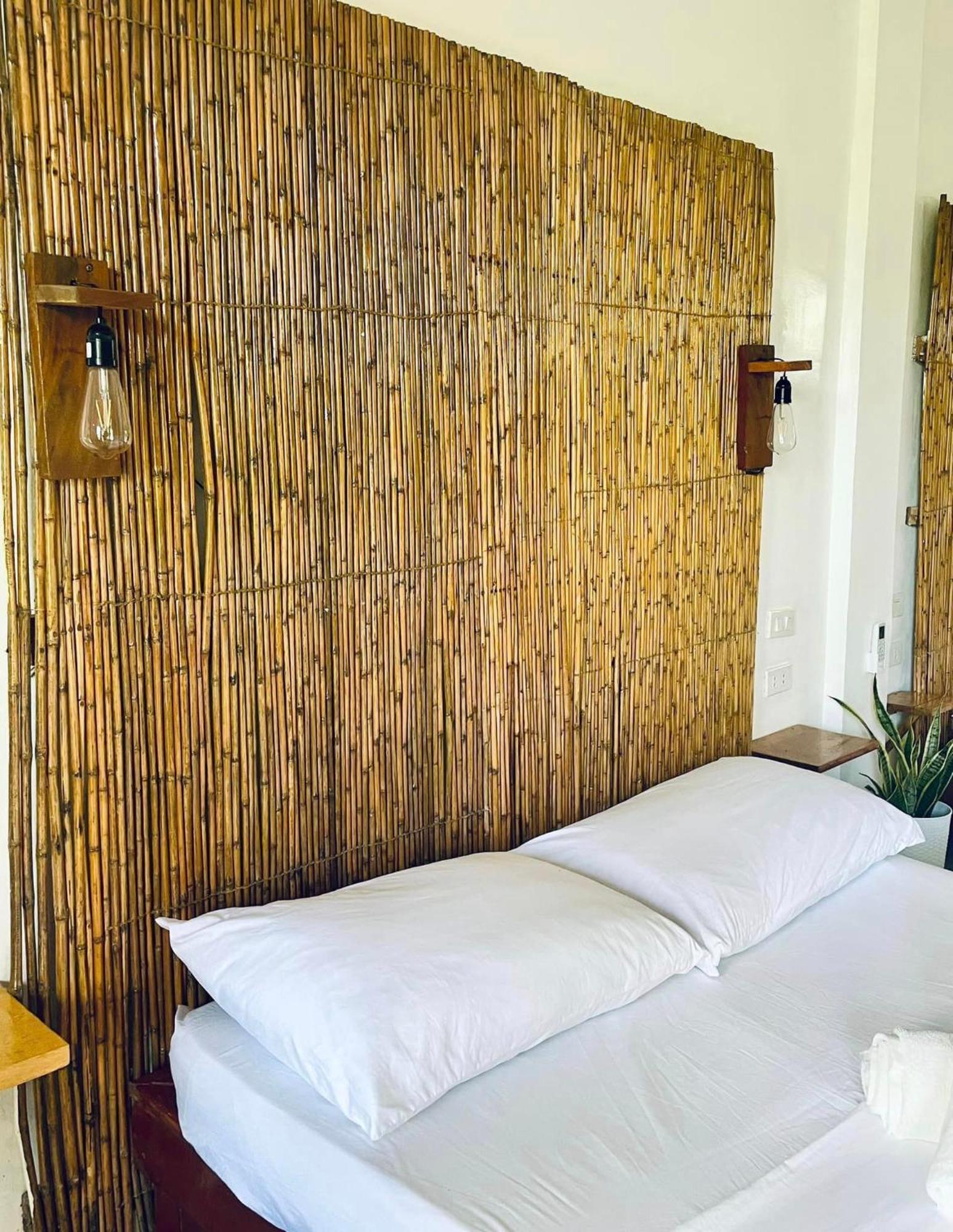 Siargao Sunflower Suites General Luna  Esterno foto