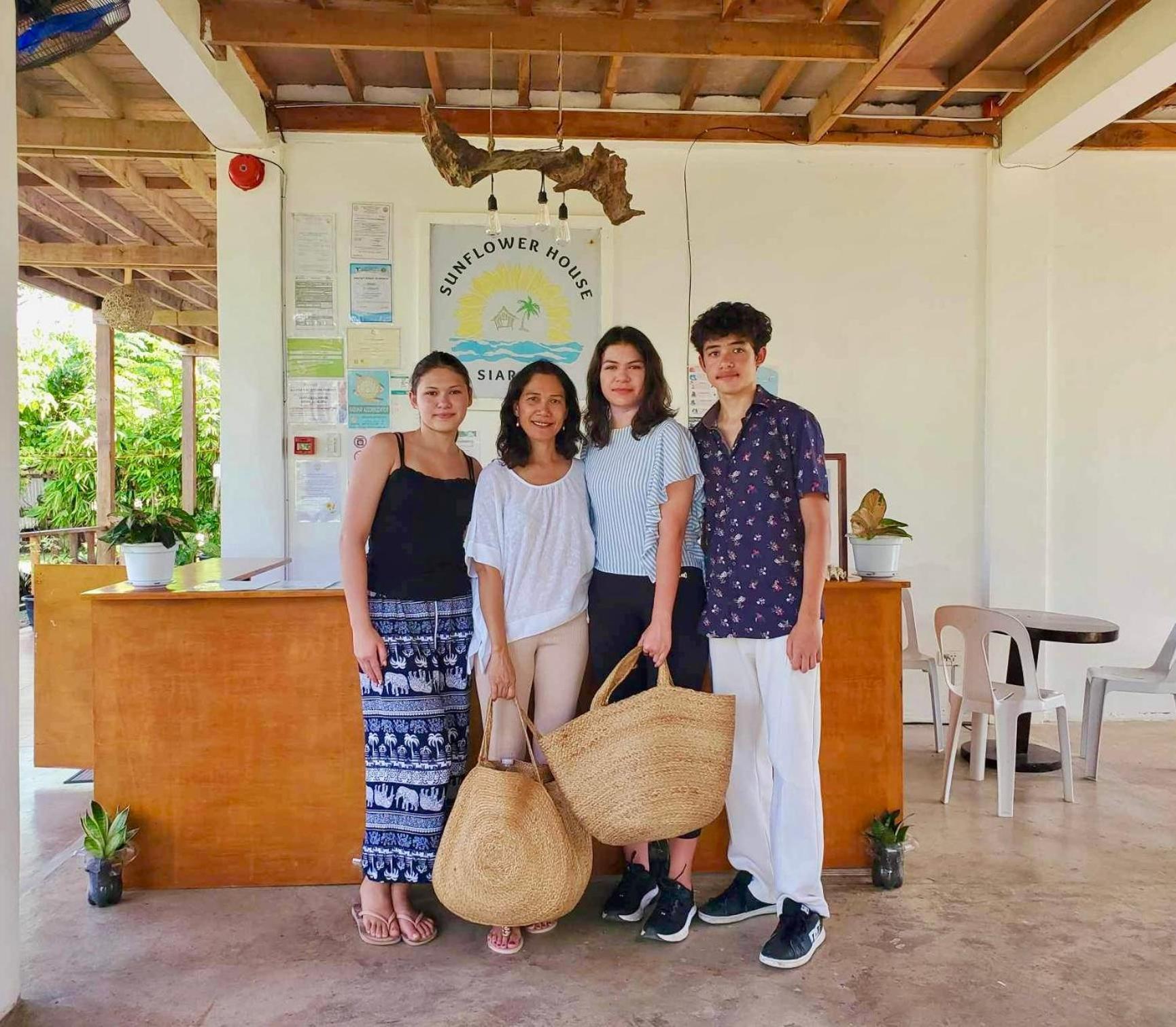 Siargao Sunflower Suites General Luna  Esterno foto