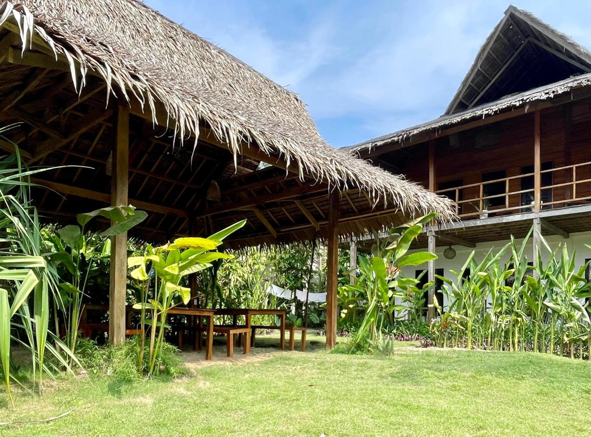 Siargao Sunflower Suites General Luna  Esterno foto