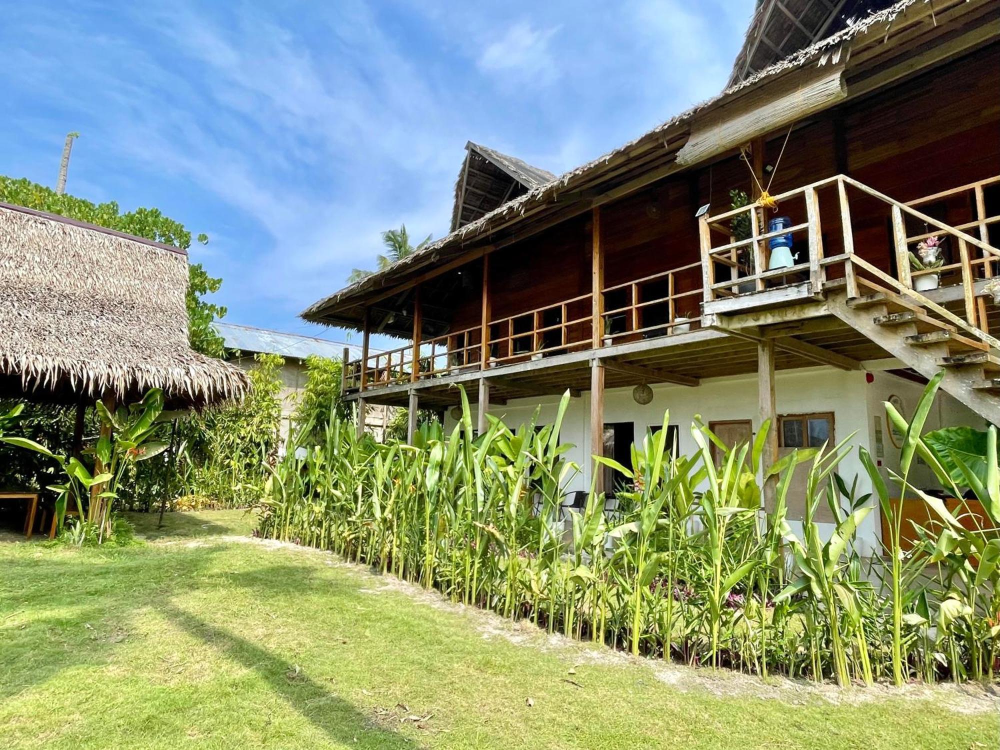 Siargao Sunflower Suites General Luna  Esterno foto