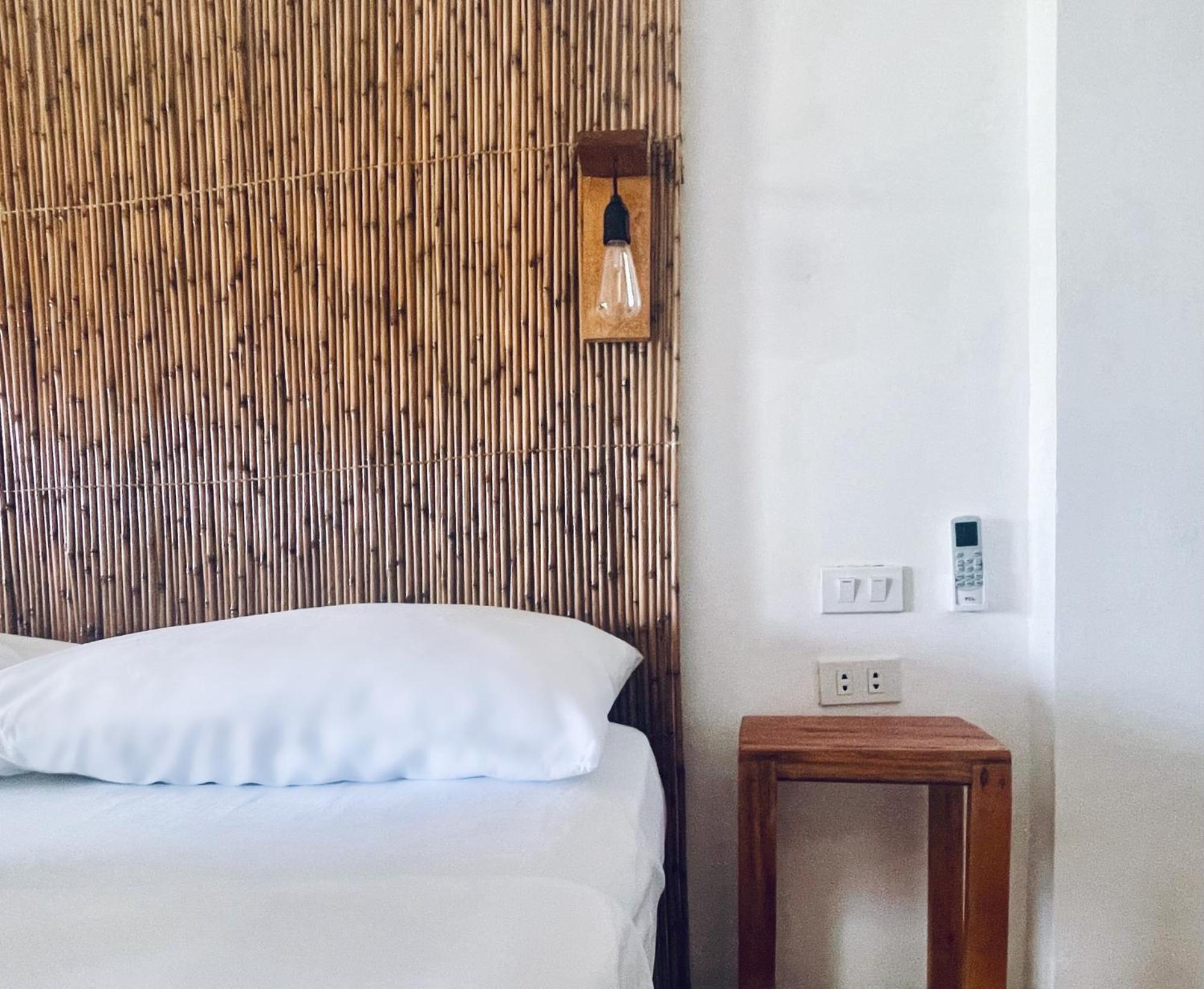 Siargao Sunflower Suites General Luna  Esterno foto